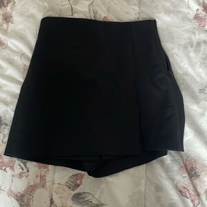 Zara black scort